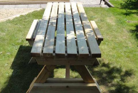 2 Wheelchairs Accessible 4-Seater Picnic Table